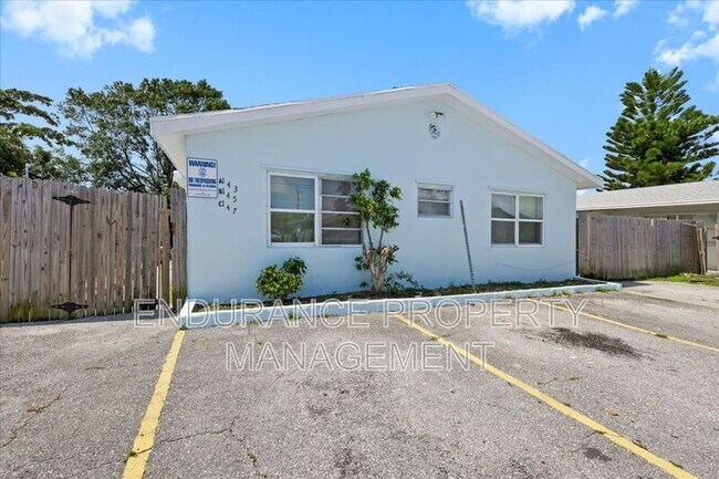 Foto del edificio - 143 W 28th St