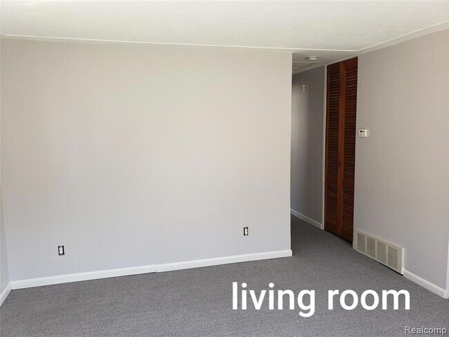 Foto del edificio - 13649 Marshall Ave