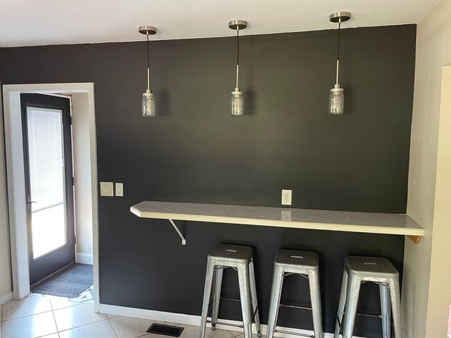 Building Photo - COMING SOON! 3 Bed 1 Bath in Shippensburg,...