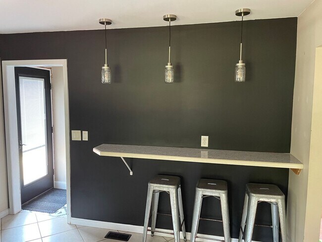 Foto del edificio - COMING SOON! 3 Bed 1 Bath in Shippensburg,...