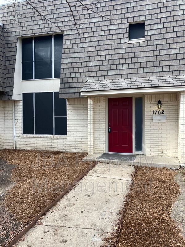Primary Photo - 1762 Belshire Ct