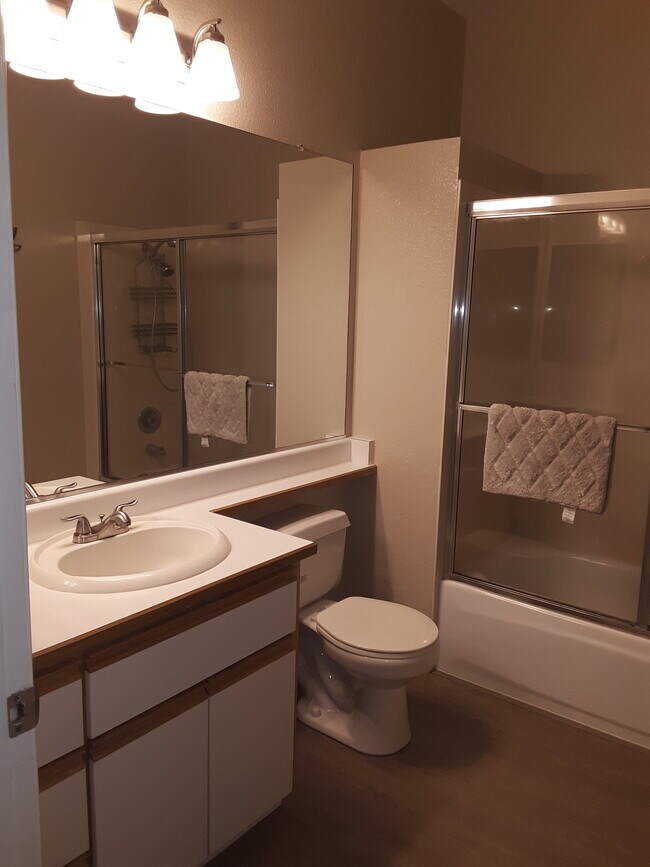 Foto del edificio - 2598 Oak Rd