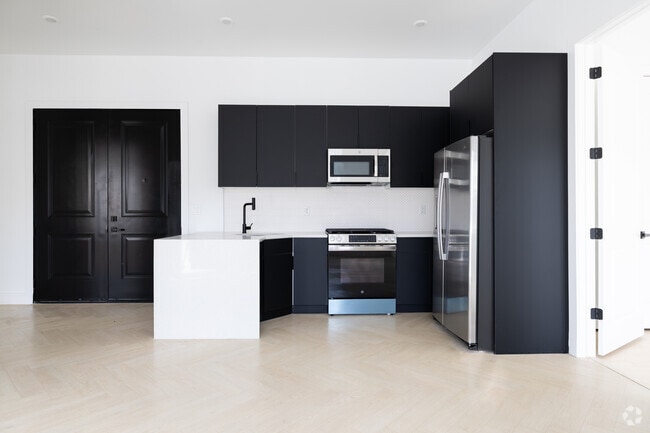 Interior Photo - 711 Main Ave