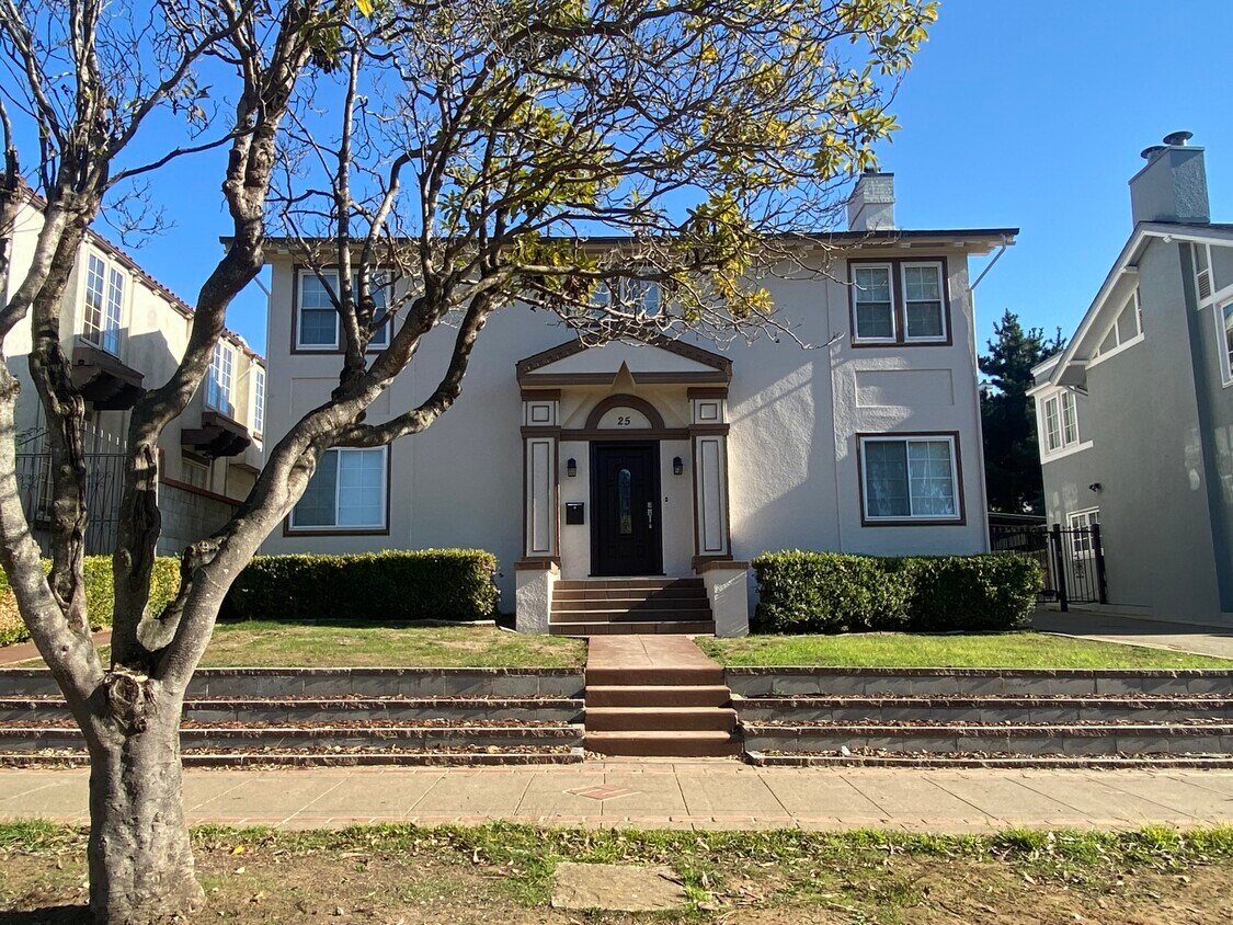 Primary Photo - 25 Junipero Serra Blvd