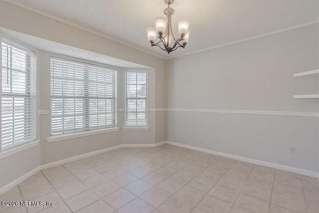 Foto del edificio - 1784 Chandelier Cir W