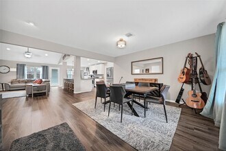Building Photo - 143 Bluebonnet St