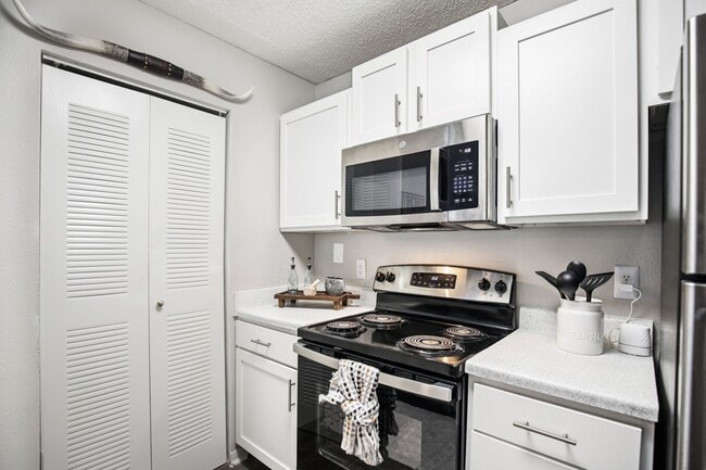 Foto del edificio - 1070 Main Apartments