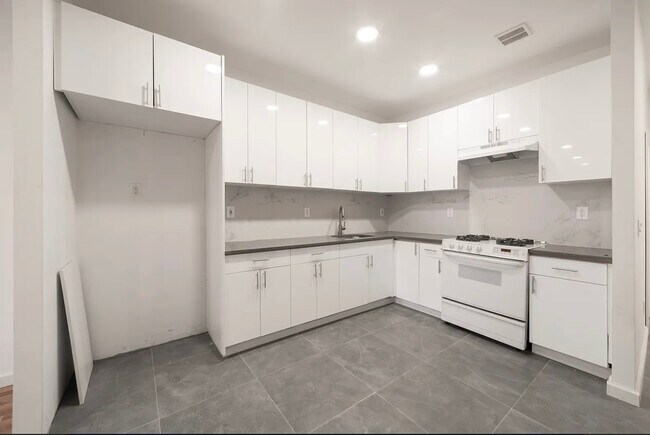 Building Photo - 1044 Flatbush Ave