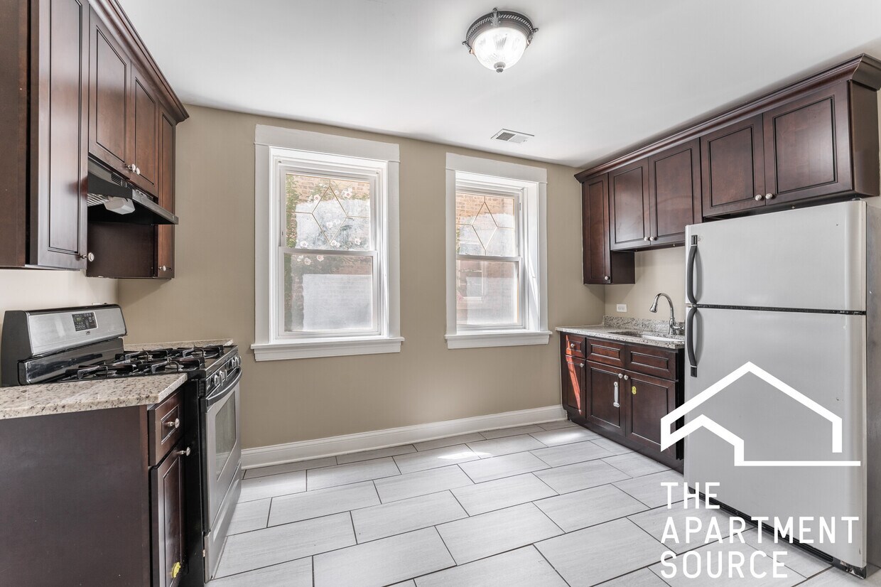 Foto principal - 2618 N Harding Ave