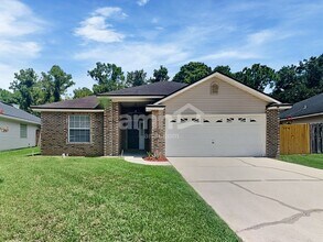 Building Photo - 685 Mackenzie Cir