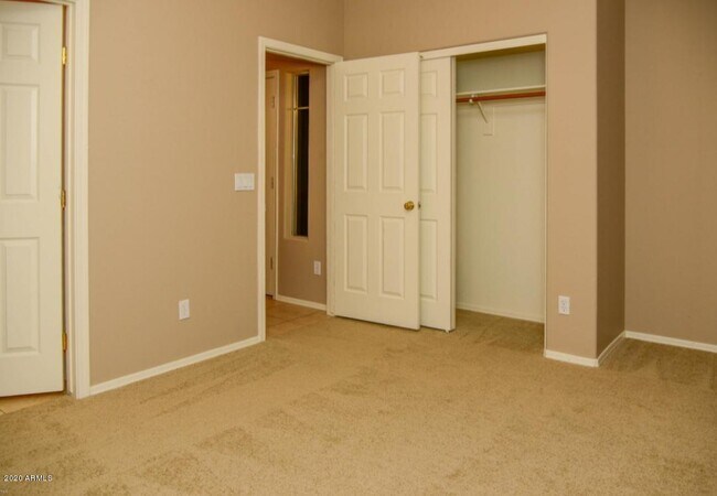 Foto del edificio - 1428 E Hopkins Rd