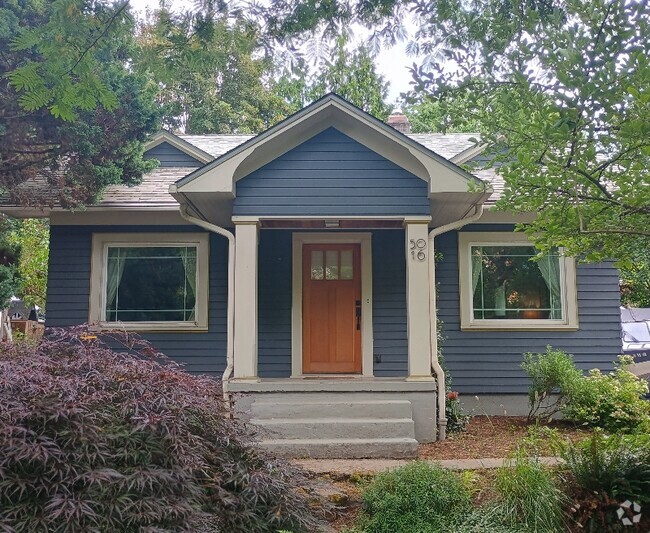Building Photo - 5016 NE Flanders St