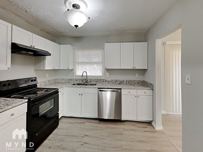 Foto del edificio - 6665 Hidden Brook Trail