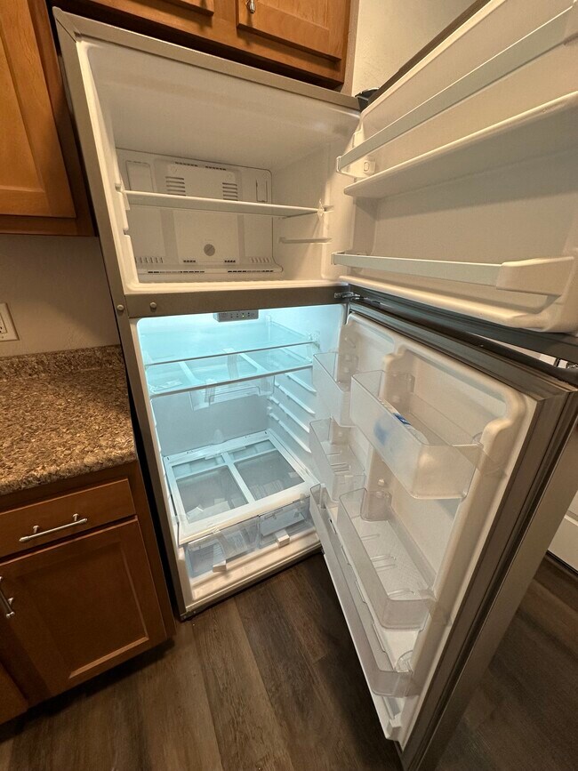 Building Photo - 1366 3rd Ave