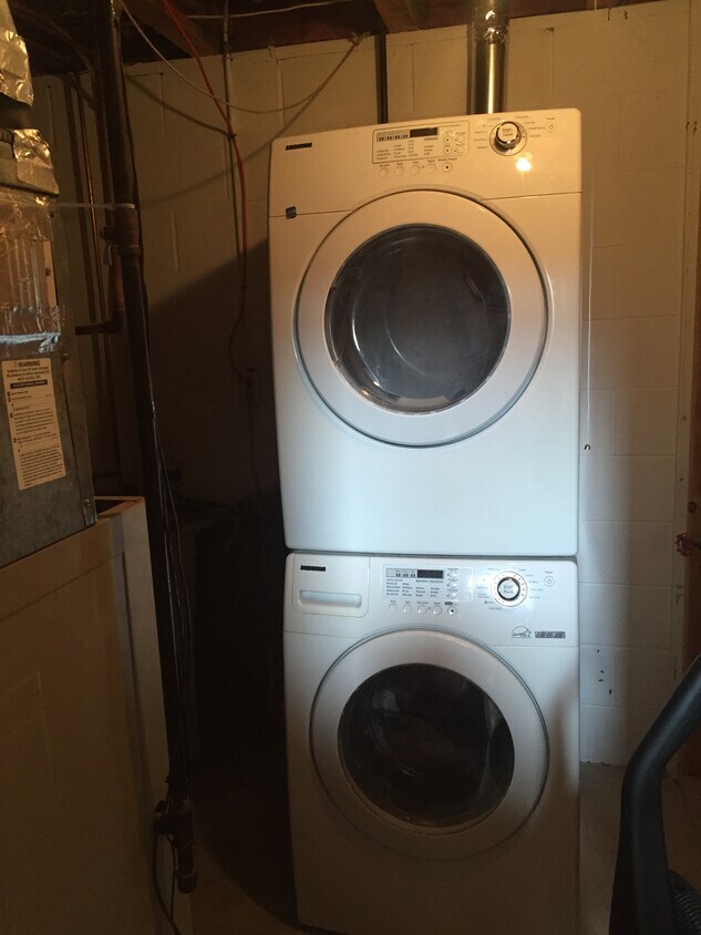 Washer/dryer. - 4116 Austin Street Northeast