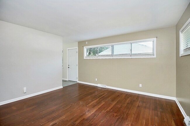 Photo - 2244 English Dr House