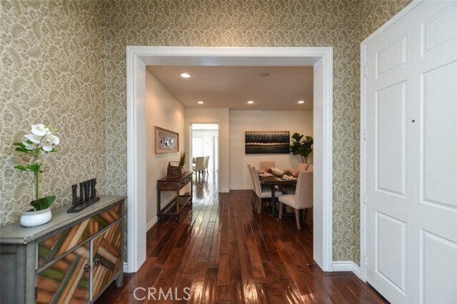 Building Photo - 20 Larchwood
