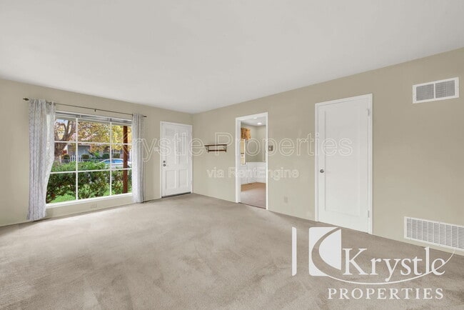 Foto del edificio - 791 Rosewood Ave