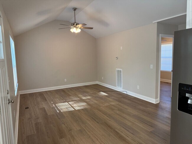 Foto del edificio - Amazing 2 bed duplex in Dalton, Ga