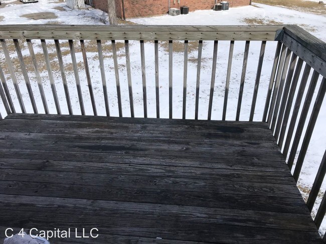 Building Photo - 230 Apple Tree Ct