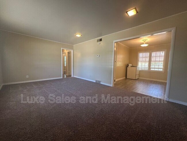Foto del edificio - 3134 NW 49th St