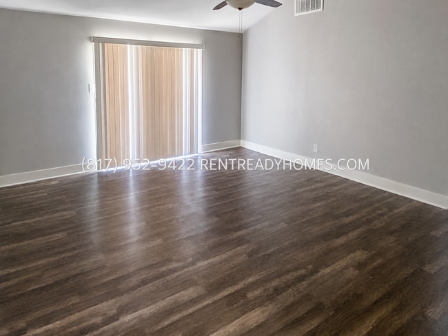 Building Photo - 5606 Maywood Dr