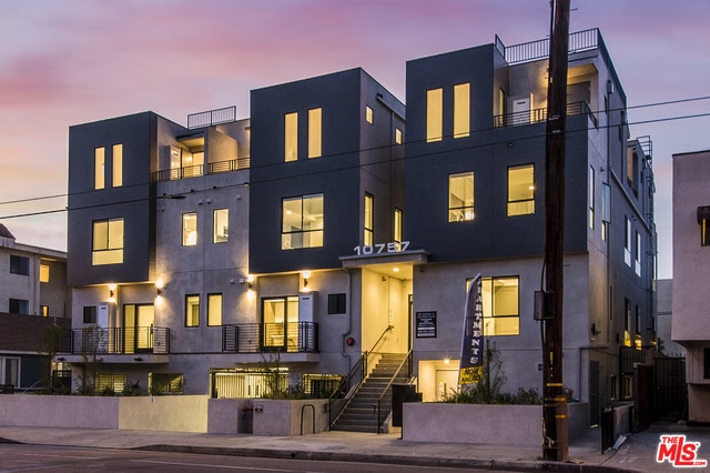 Building Photo - 10755 Palms Blvd