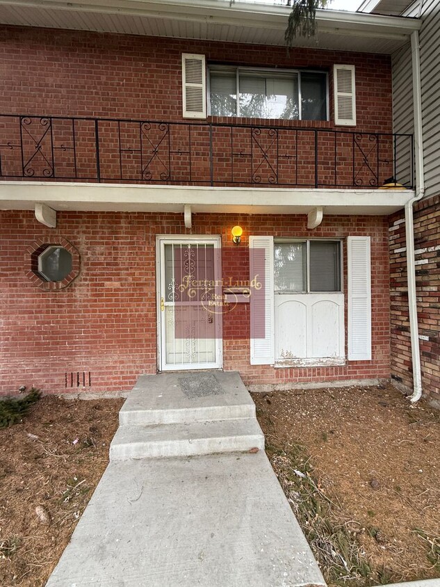 Primary Photo - Townhome in Reno, 2 bedroom 1.5 bathroom -...