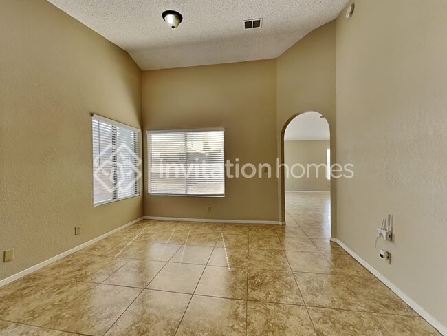 Building Photo - 2133 Seahurst Dr
