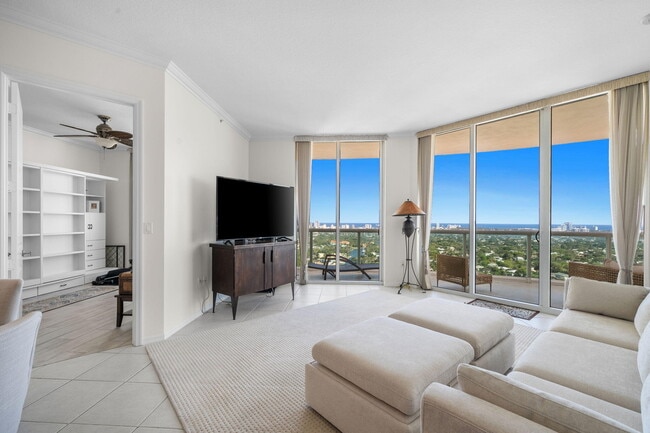 Building Photo - 347 N New River Dr E