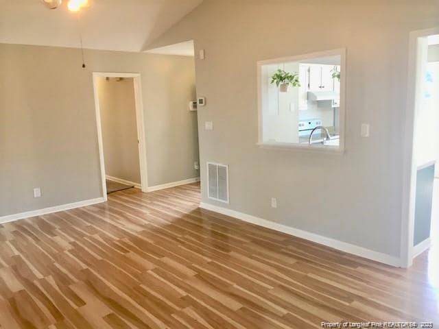 Building Photo - 7007 Calamar Dr
