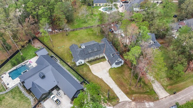 Building Photo - 5 W Forest Ct