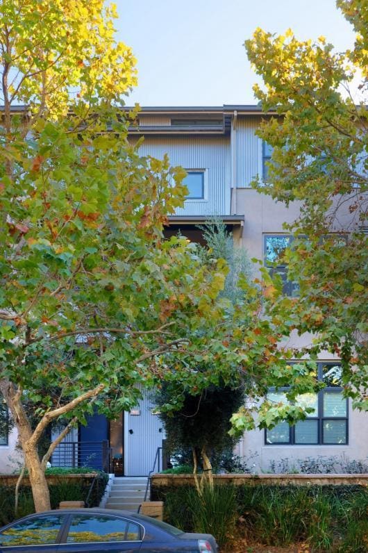 Building Photo - 3 bedroom in Oakland CA 94601