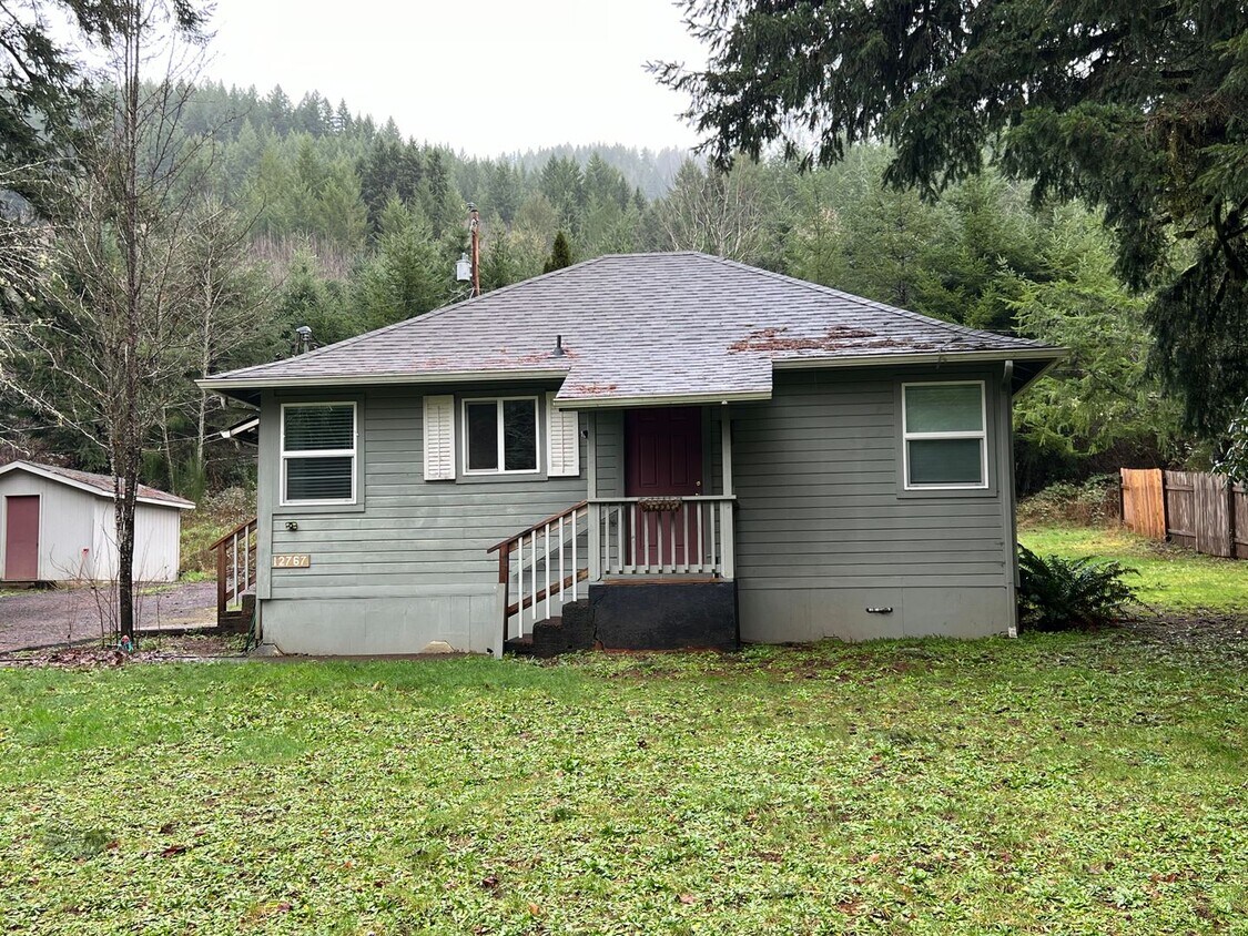 Primary Photo - 2 Bedroom/ 1 Bath Unit in Mapleton, OR- Av...