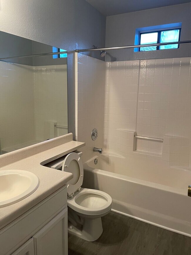 Foto del edificio - 2246 E 27th Ln