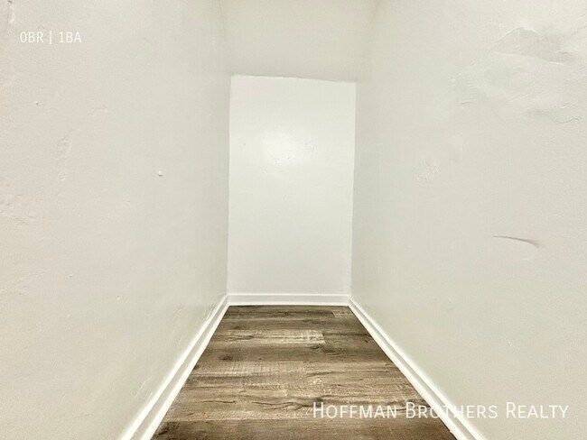 Building Photo - 5600 Fernwood Ave. Hollywood, CA 90028