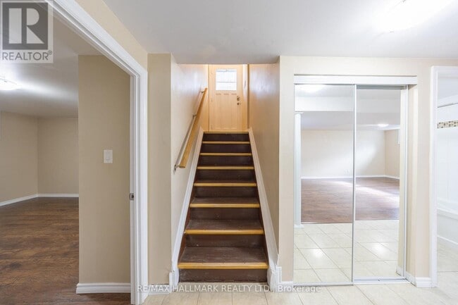 Photo du bâtiment - 415 Stevenson Rd N