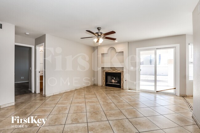 Foto del edificio - 16419 S 38th Pl