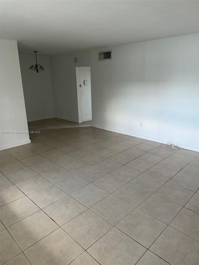 Foto del edificio - 13700 NE 6th Ave