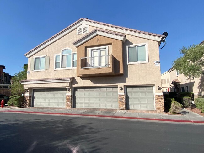 Foto del edificio - 2 bed townhome in Henderson