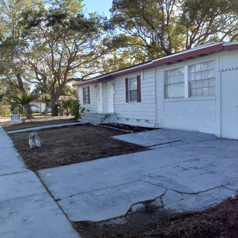 520 Grannis Ave S Unit B, Titusville, FL 32796 Room for Rent in