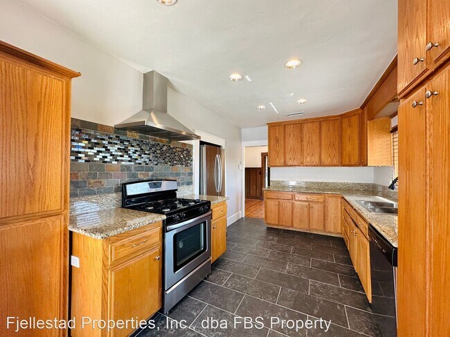 Building Photo - 2 br, 2 bath House - 10458 Vista Camino