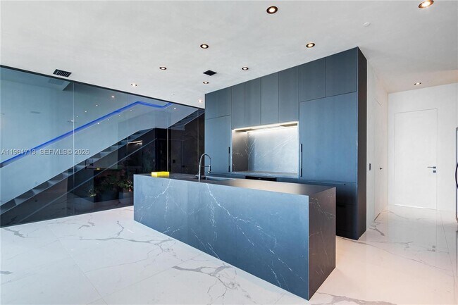 Foto del edificio - 650 NE 32nd St
