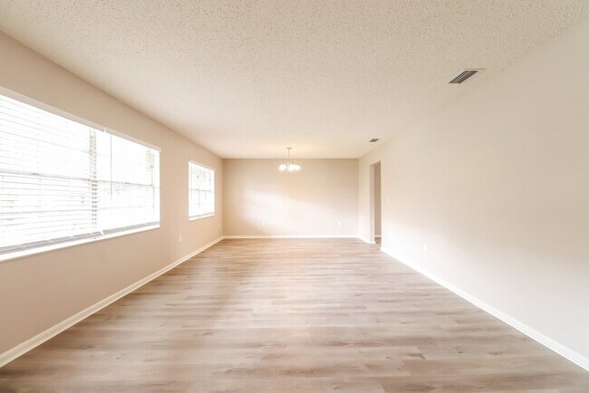 Foto del edificio - 143 Jenny Way