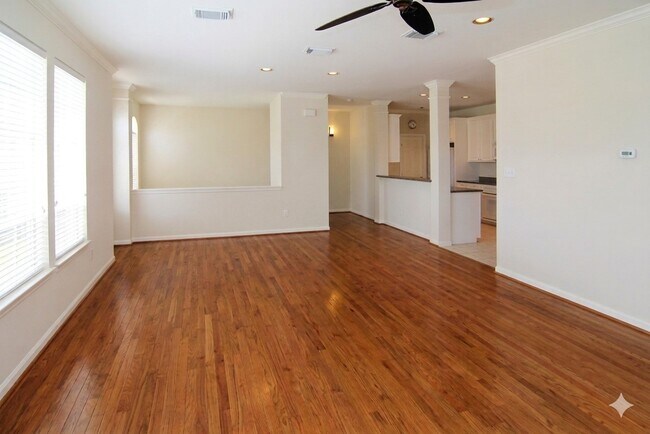 Foto del edificio - 1428 W Webster St