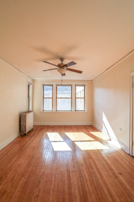 7520.5 N Seeley Ave Unit 3E, Chicago, IL 60645 Condo for Rent in