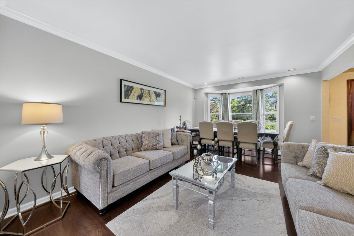 Foto del edificio - 30118 Kingsway Dr