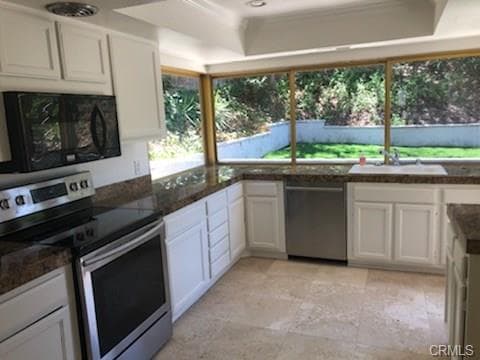 Building Photo - 26622 Saddleback Dr
