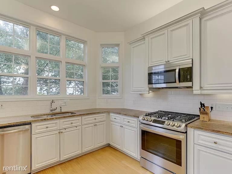Building Photo - 3 br, 3 bath House - 413 23 1/2 St