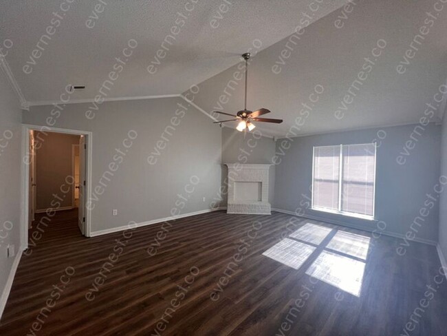 Building Photo - 10453 Kristen Dr S